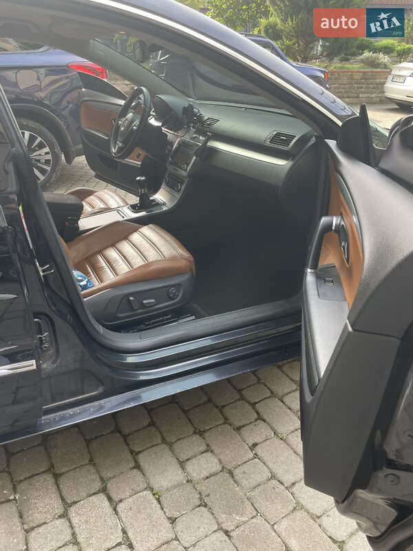 Купе Volkswagen CC / Passat CC 2010 в Ужгороде