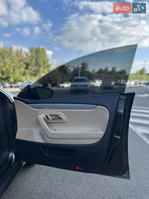 Купе Volkswagen CC / Passat CC 2012 в Киеве