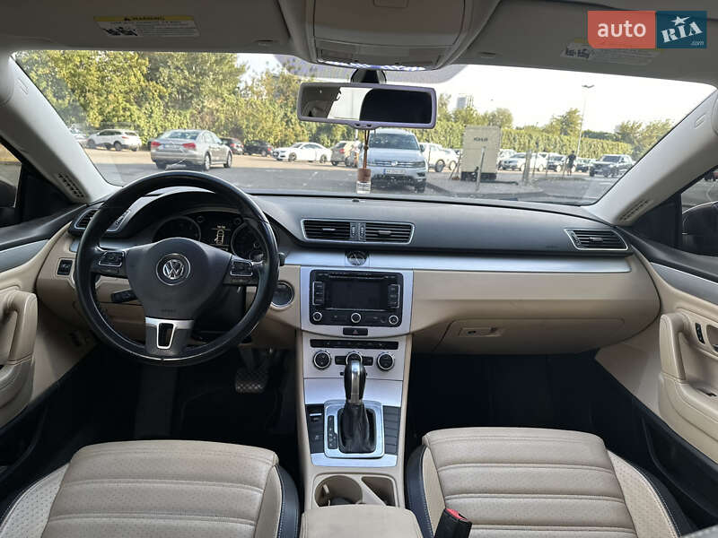 Купе Volkswagen CC / Passat CC 2012 в Киеве