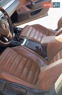 Купе Volkswagen CC / Passat CC 2011 в 