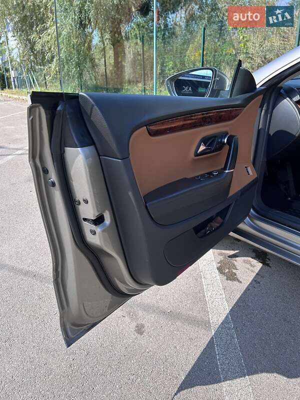 Купе Volkswagen CC / Passat CC 2009 в Киеве