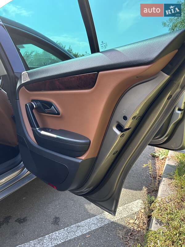Купе Volkswagen CC / Passat CC 2009 в Киеве