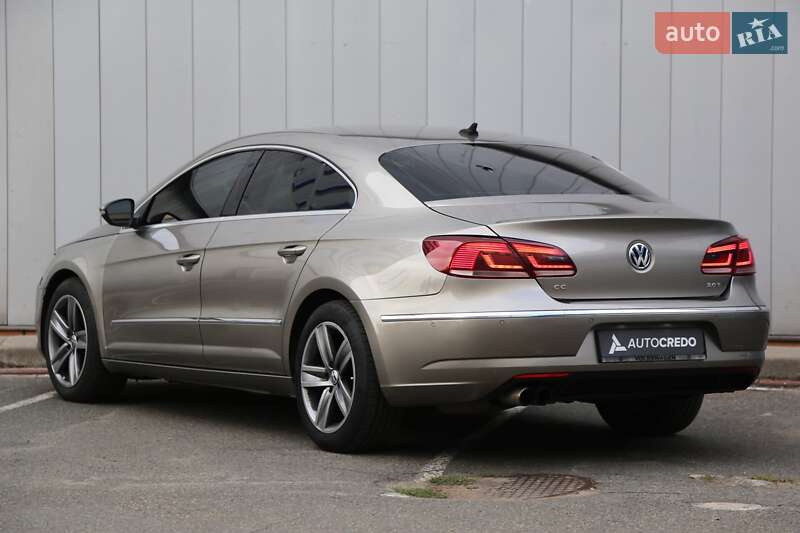 Купе Volkswagen CC / Passat CC 2012 в Києві
