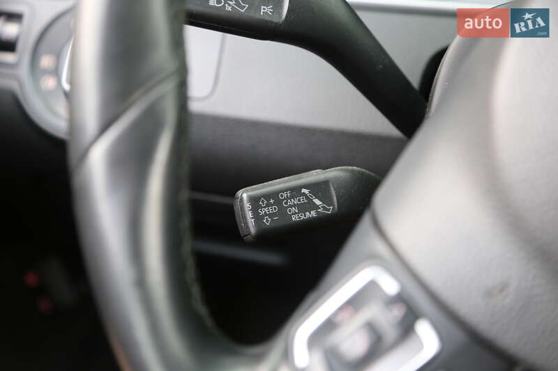 Купе Volkswagen CC / Passat CC 2012 в Києві