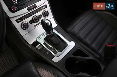 Купе Volkswagen CC / Passat CC 2012 в 