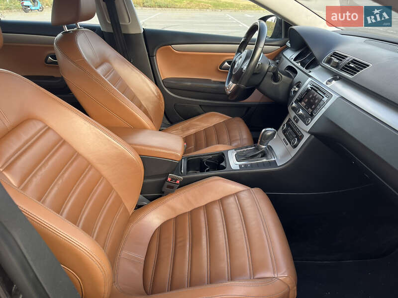 Купе Volkswagen CC / Passat CC 2011 в Киеве