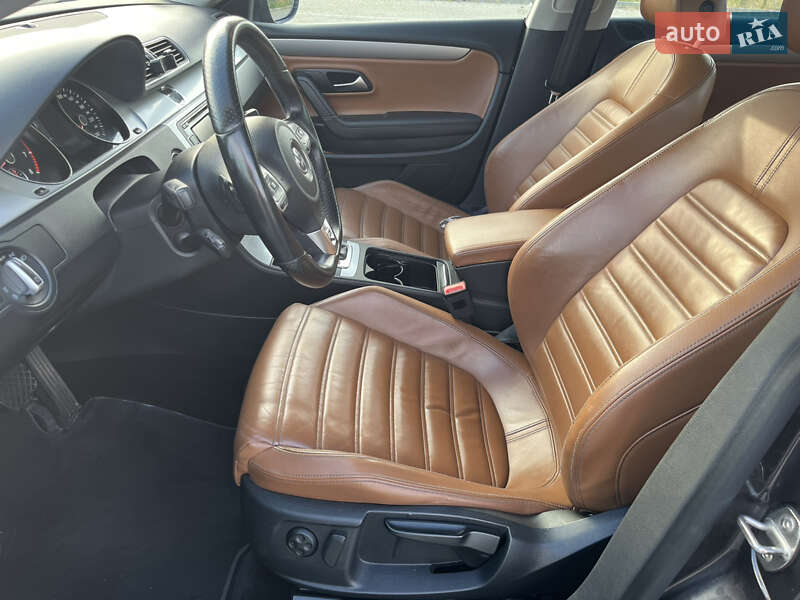 Купе Volkswagen CC / Passat CC 2011 в Киеве