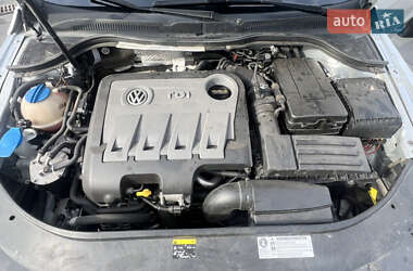 Купе Volkswagen CC / Passat CC 2014 в 