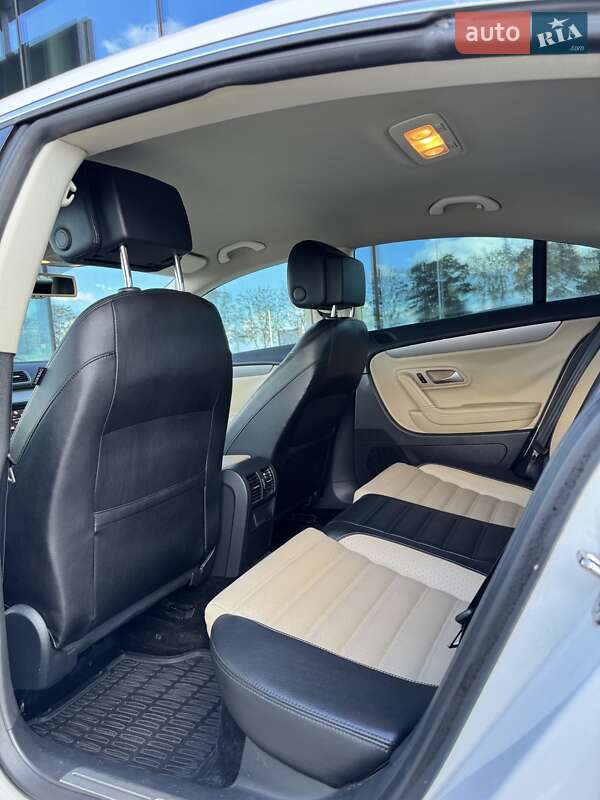 Купе Volkswagen CC / Passat CC 2014 в Киеве