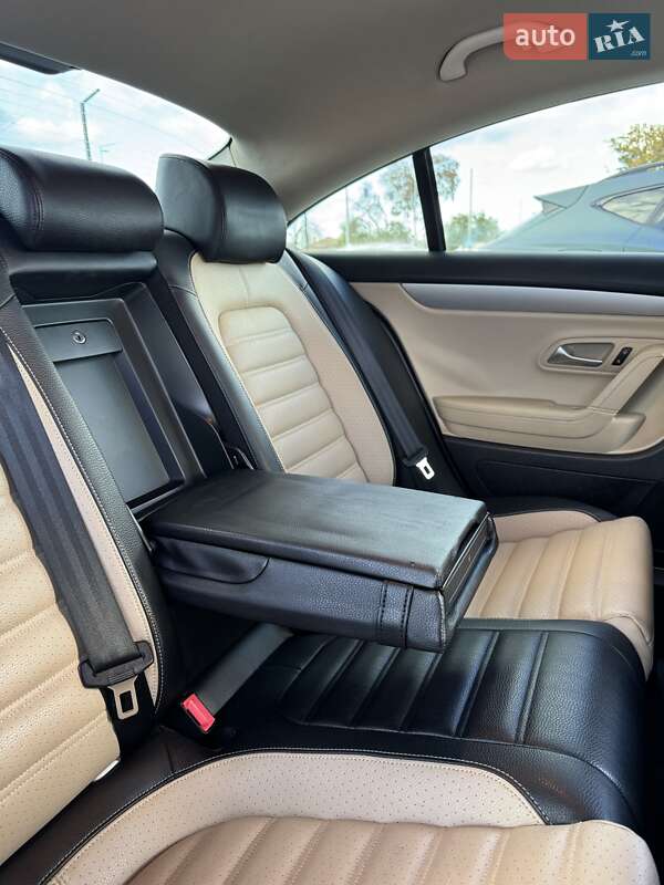 Купе Volkswagen CC / Passat CC 2014 в Киеве