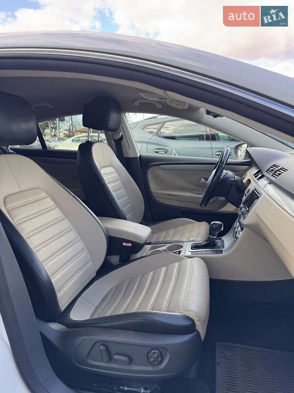 Купе Volkswagen CC / Passat CC 2014 в Киеве