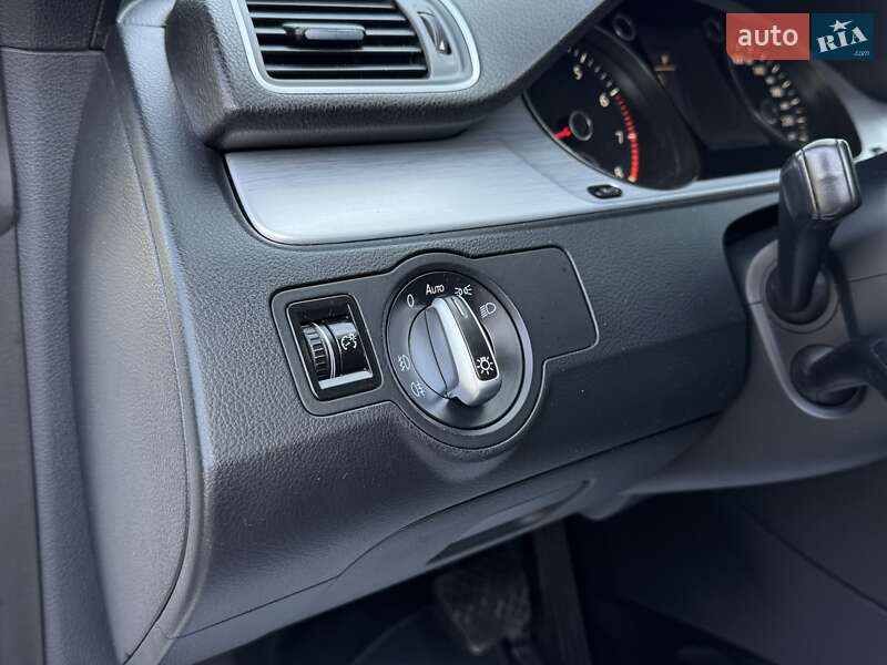 Купе Volkswagen CC / Passat CC 2013 в Тернополі