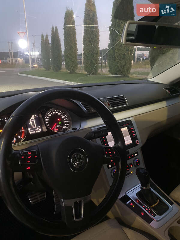 Купе Volkswagen CC / Passat CC 2013 в Львове