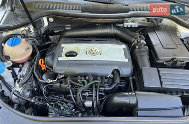 Купе Volkswagen CC / Passat CC 2009 в 