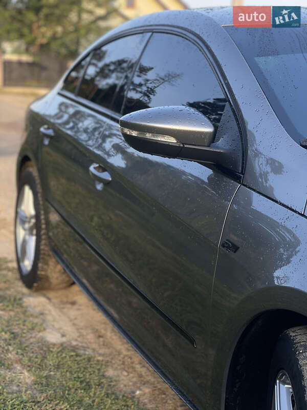 Купе Volkswagen CC / Passat CC 2010 в Калуше