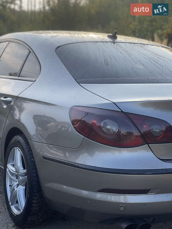 Купе Volkswagen CC / Passat CC 2010 в Калуше