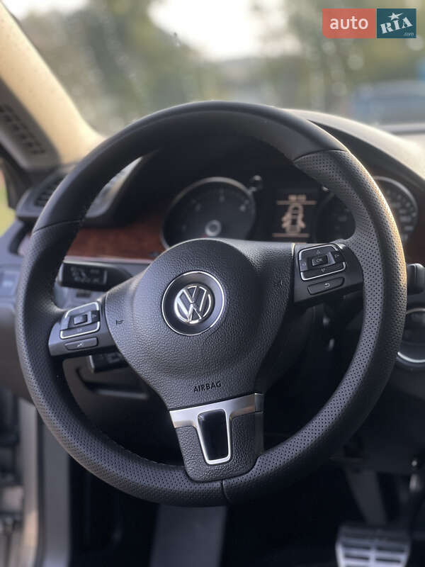Купе Volkswagen CC / Passat CC 2010 в Калуше