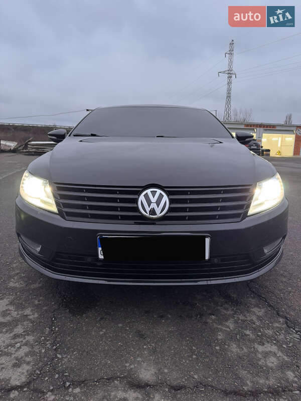 Купе Volkswagen CC / Passat CC 2014 в Ужгороде