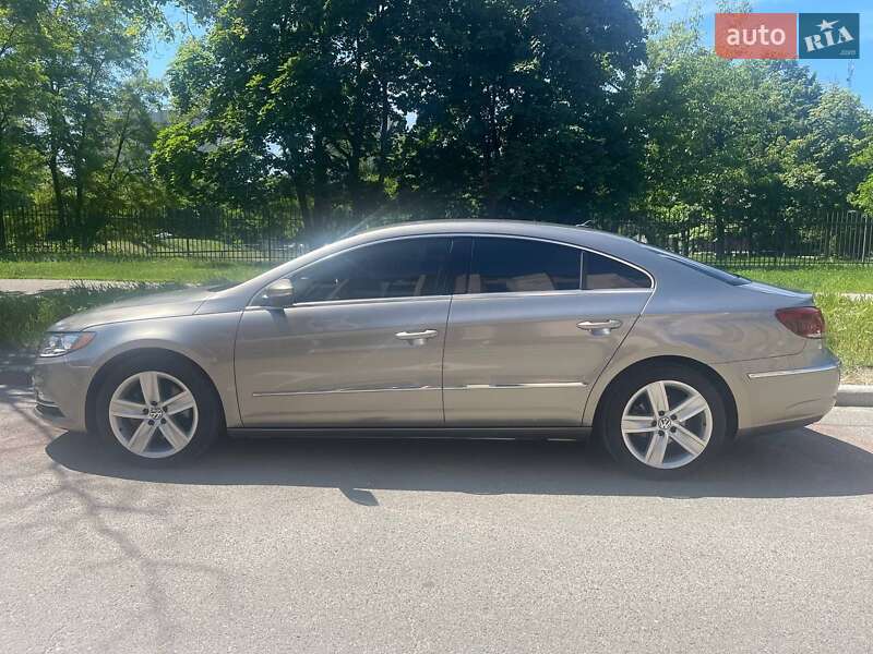 Купе Volkswagen CC / Passat CC 2013 в Киеве