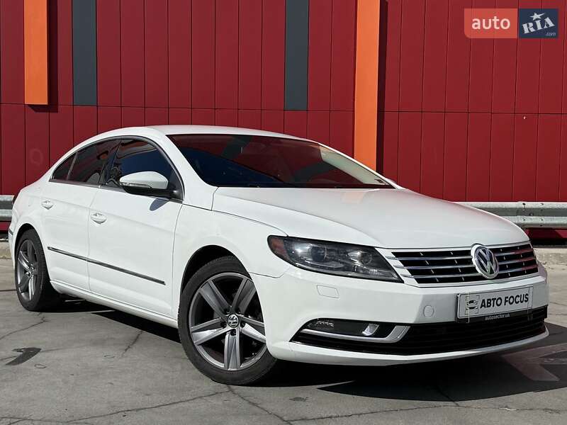 Купе Volkswagen CC / Passat CC 2015 в Киеве