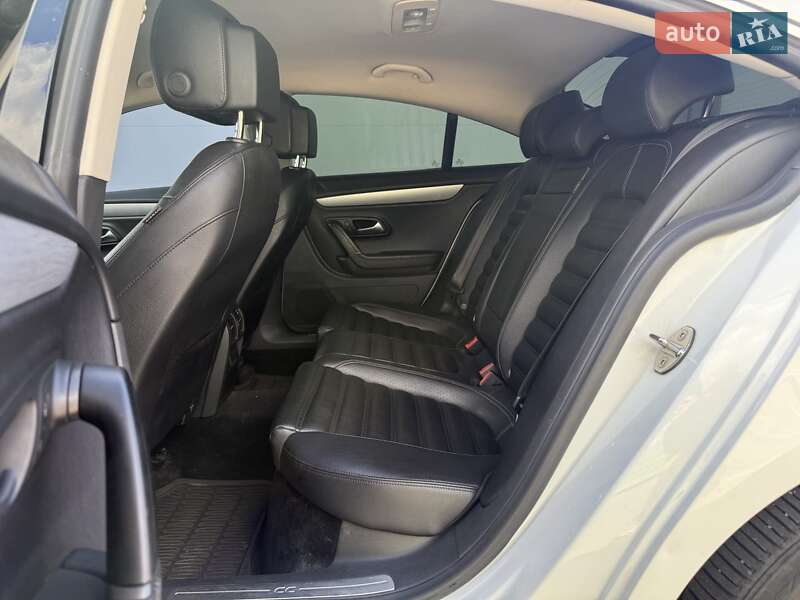 Купе Volkswagen CC / Passat CC 2015 в Киеве
