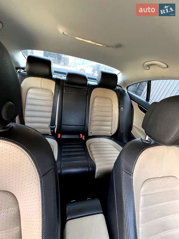 Купе Volkswagen CC / Passat CC 2016 в Чернігові