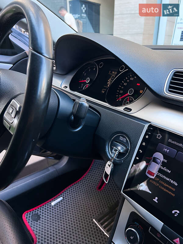 Купе Volkswagen CC / Passat CC 2010 в Киеве
