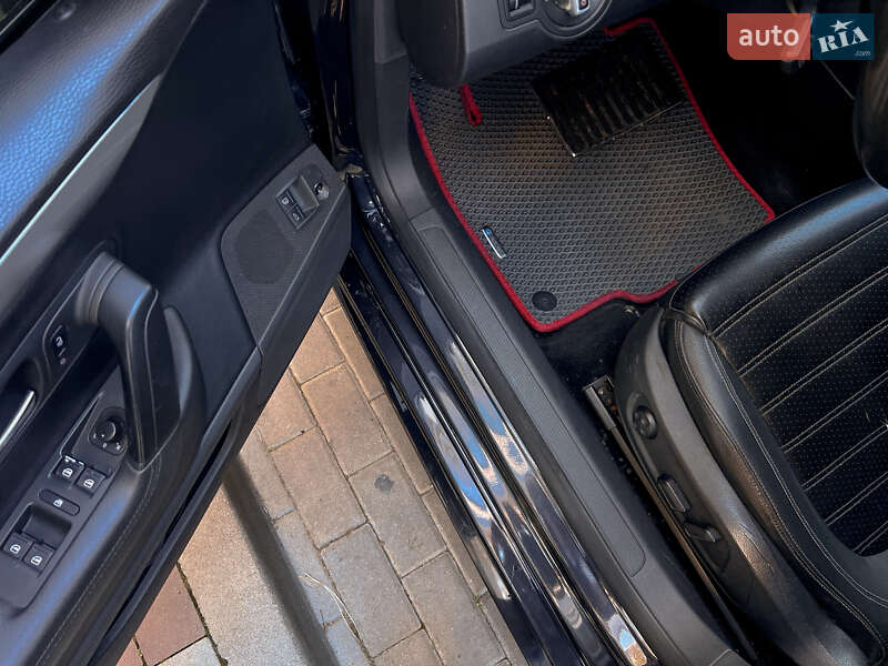 Купе Volkswagen CC / Passat CC 2010 в Киеве