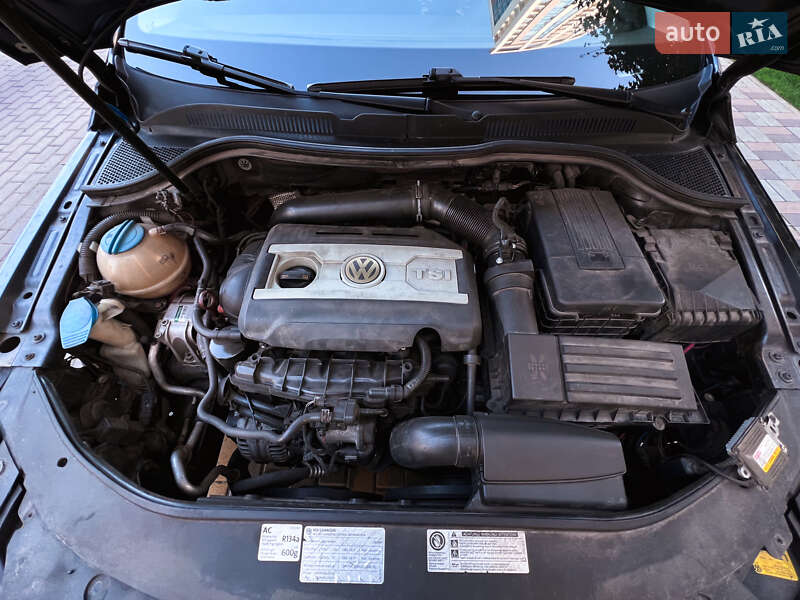 Купе Volkswagen CC / Passat CC 2010 в Киеве