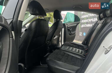 Купе Volkswagen CC / Passat CC 2011 в 