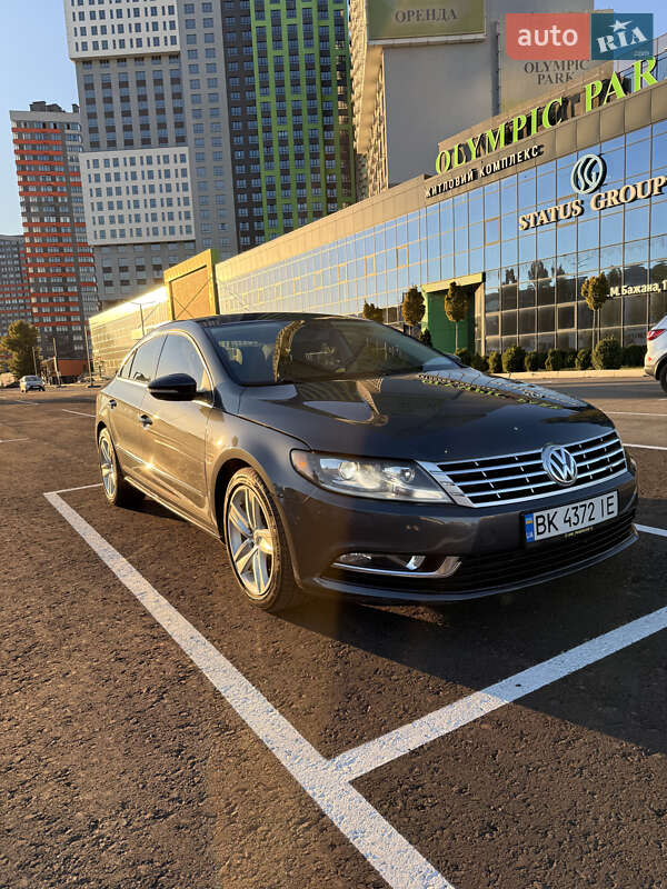 Купе Volkswagen CC / Passat CC 2014 в Киеве