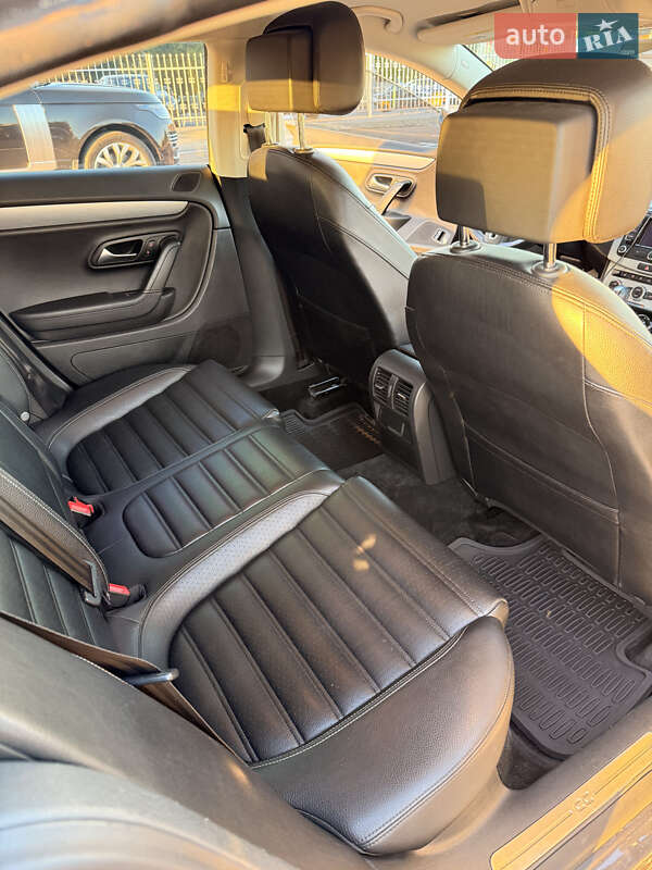 Купе Volkswagen CC / Passat CC 2014 в Киеве