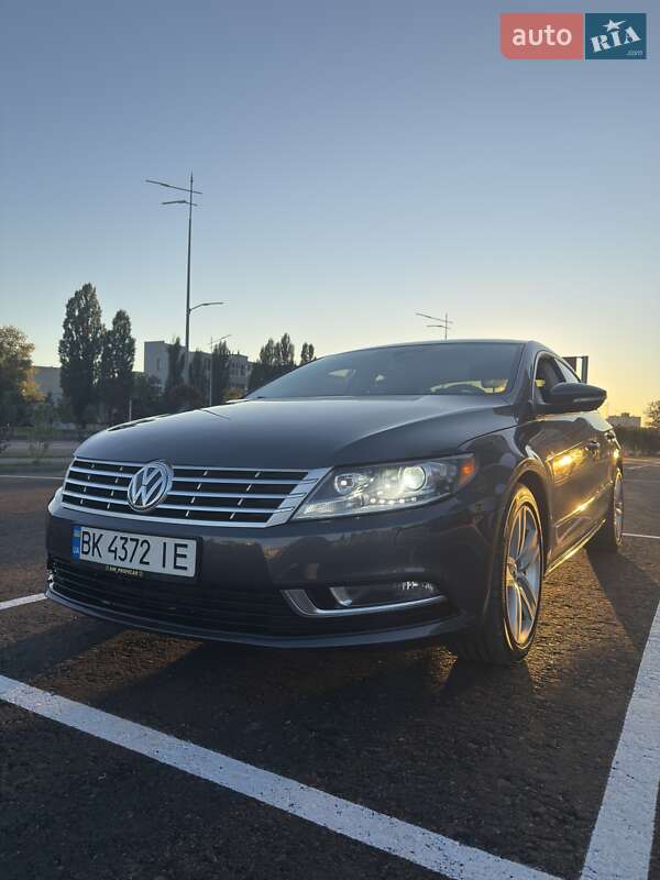 Купе Volkswagen CC / Passat CC 2014 в Киеве