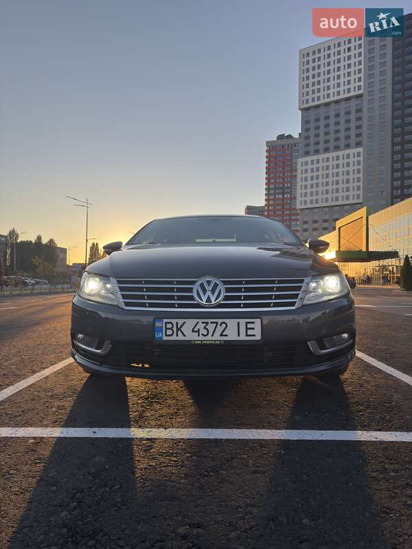 Купе Volkswagen CC / Passat CC 2014 в Киеве