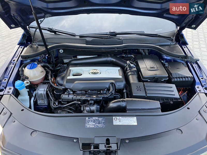 Купе Volkswagen CC / Passat CC 2010 в Хмельницком