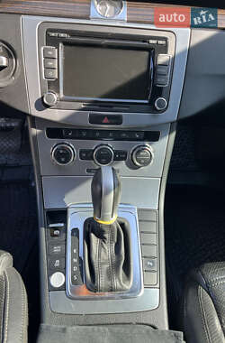 Купе Volkswagen CC / Passat CC 2012 в 