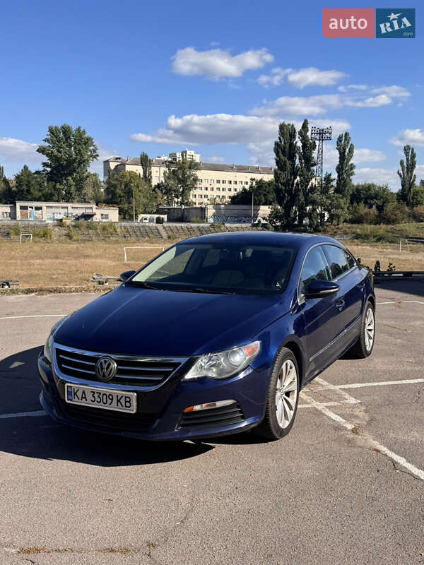 Купе Volkswagen CC / Passat CC 2010 в Києві