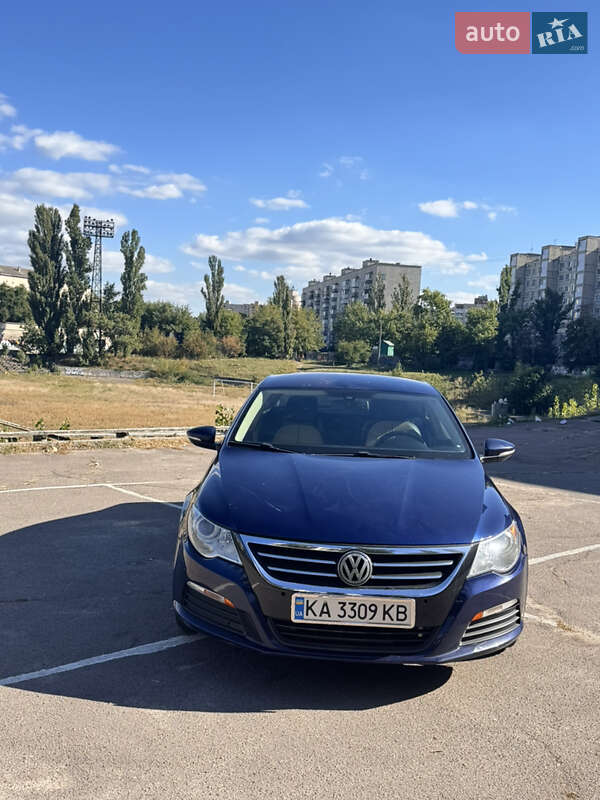 Купе Volkswagen CC / Passat CC 2010 в Києві