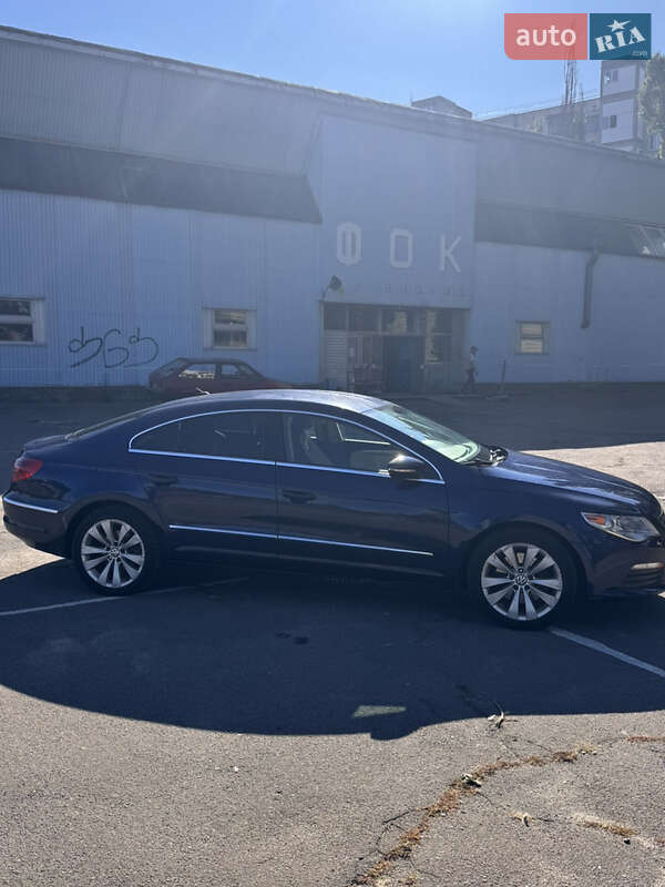 Купе Volkswagen CC / Passat CC 2010 в Києві