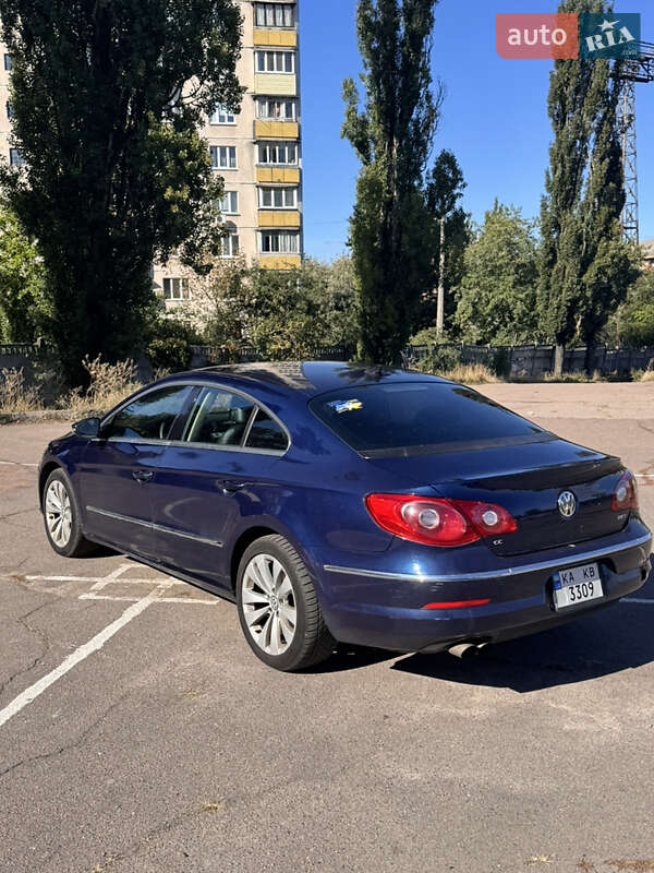 Купе Volkswagen CC / Passat CC 2010 в Києві
