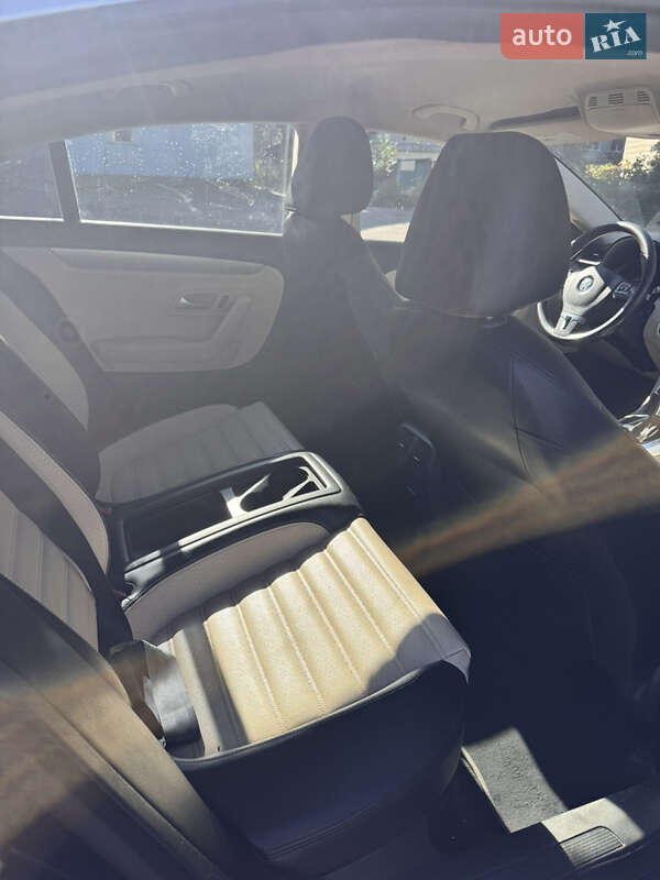 Купе Volkswagen CC / Passat CC 2010 в Києві