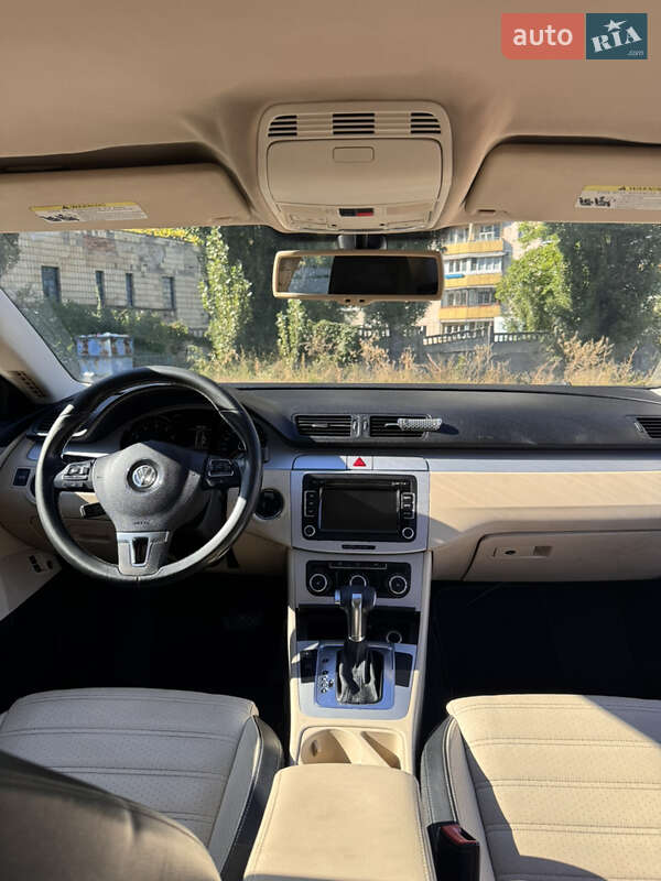 Купе Volkswagen CC / Passat CC 2010 в Києві