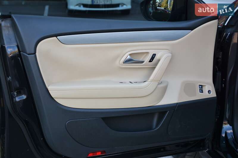 Купе Volkswagen CC / Passat CC 2014 в Киеве