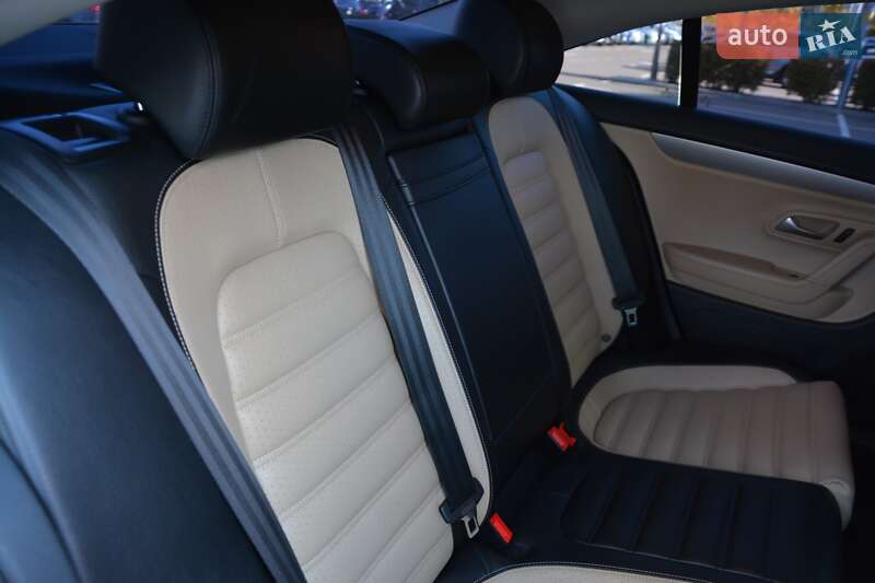 Купе Volkswagen CC / Passat CC 2014 в Киеве