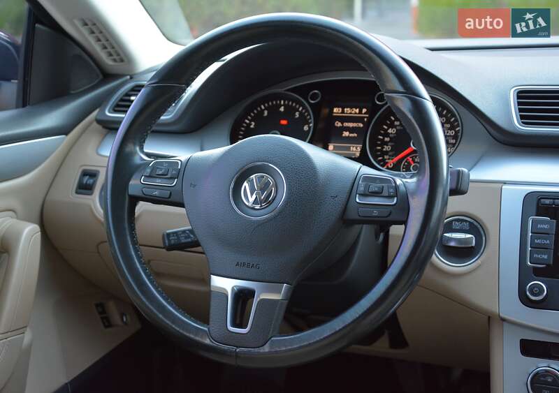 Купе Volkswagen CC / Passat CC 2014 в Киеве