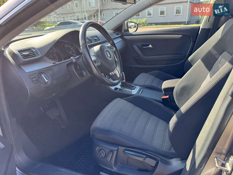 Купе Volkswagen CC / Passat CC 2011 в Киеве