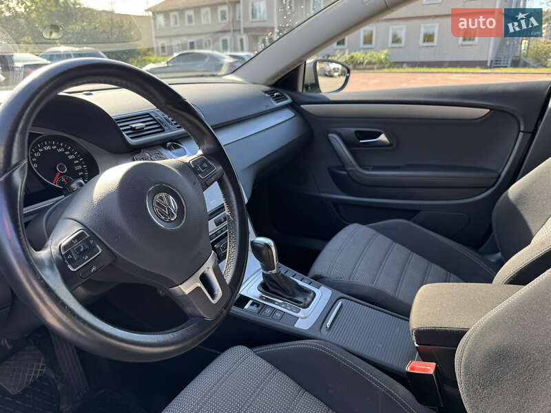 Купе Volkswagen CC / Passat CC 2011 в Киеве