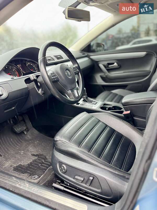Купе Volkswagen CC / Passat CC 2012 в Черновцах
