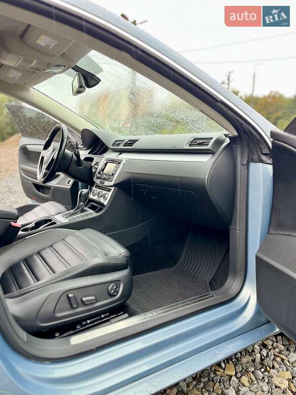 Купе Volkswagen CC / Passat CC 2012 в Черновцах