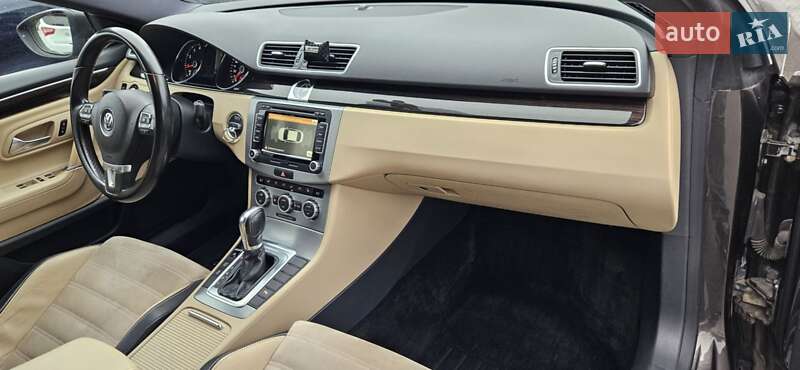 Купе Volkswagen CC / Passat CC 2012 в Києві